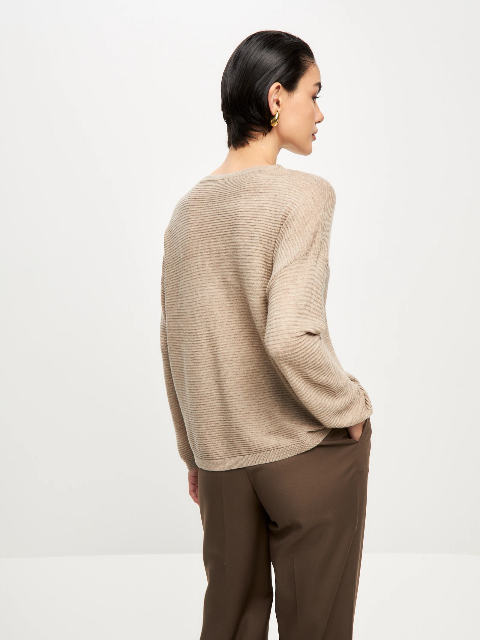 V-Neck Knit Sweater — Песочный