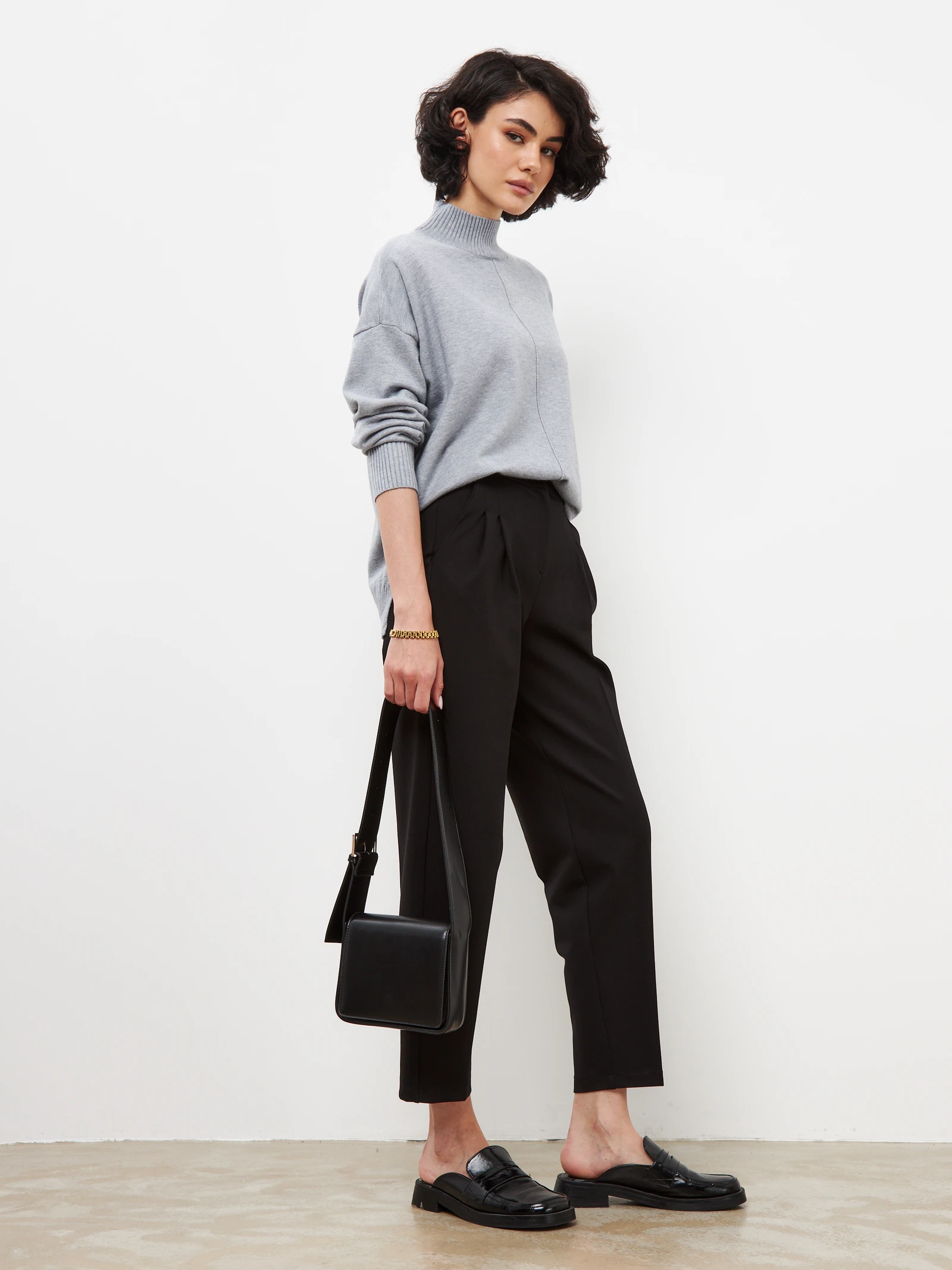 Mock-Neck Sweater — Светло-серый
