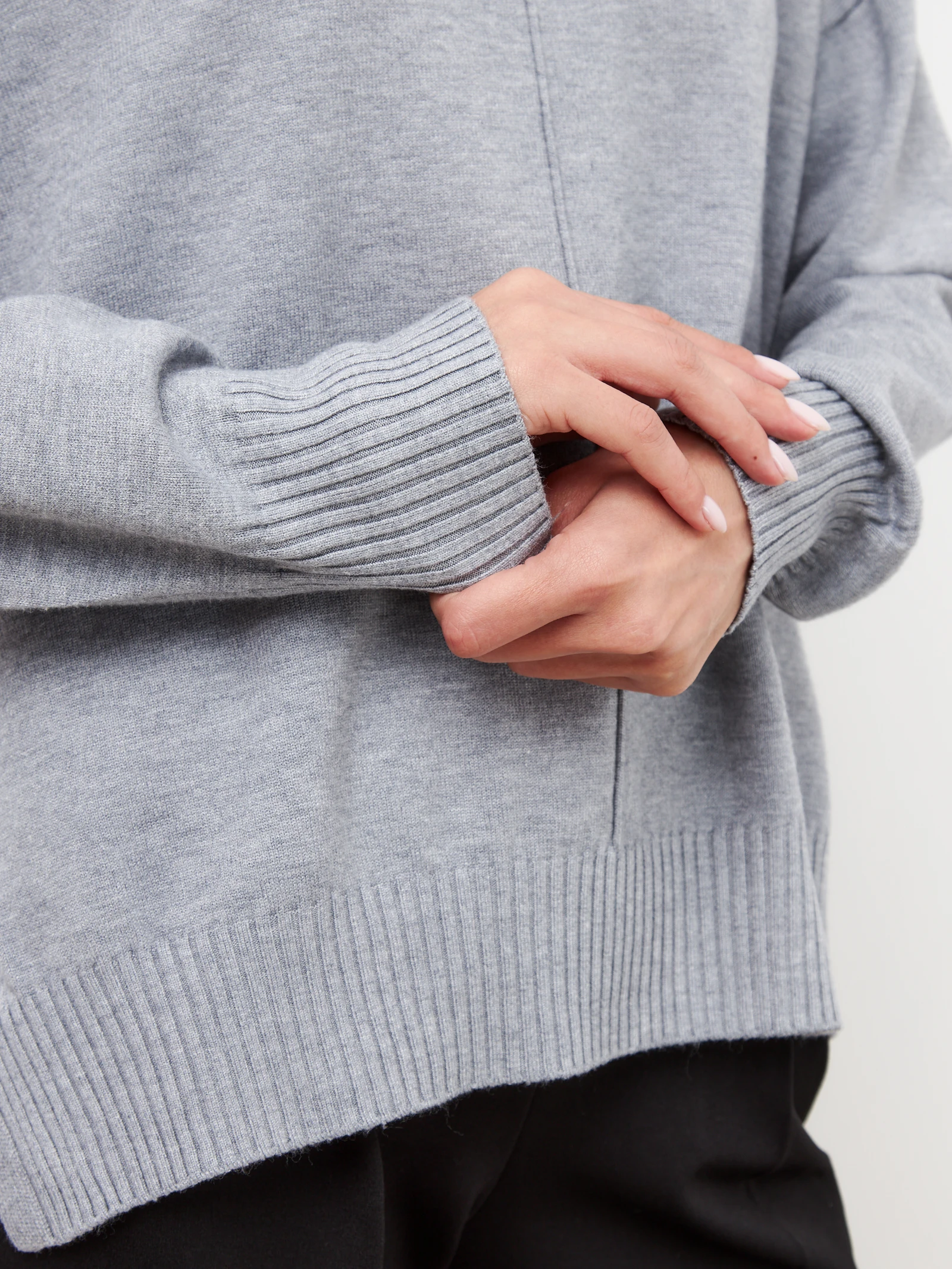Mock-Neck Sweater — Светло-серый