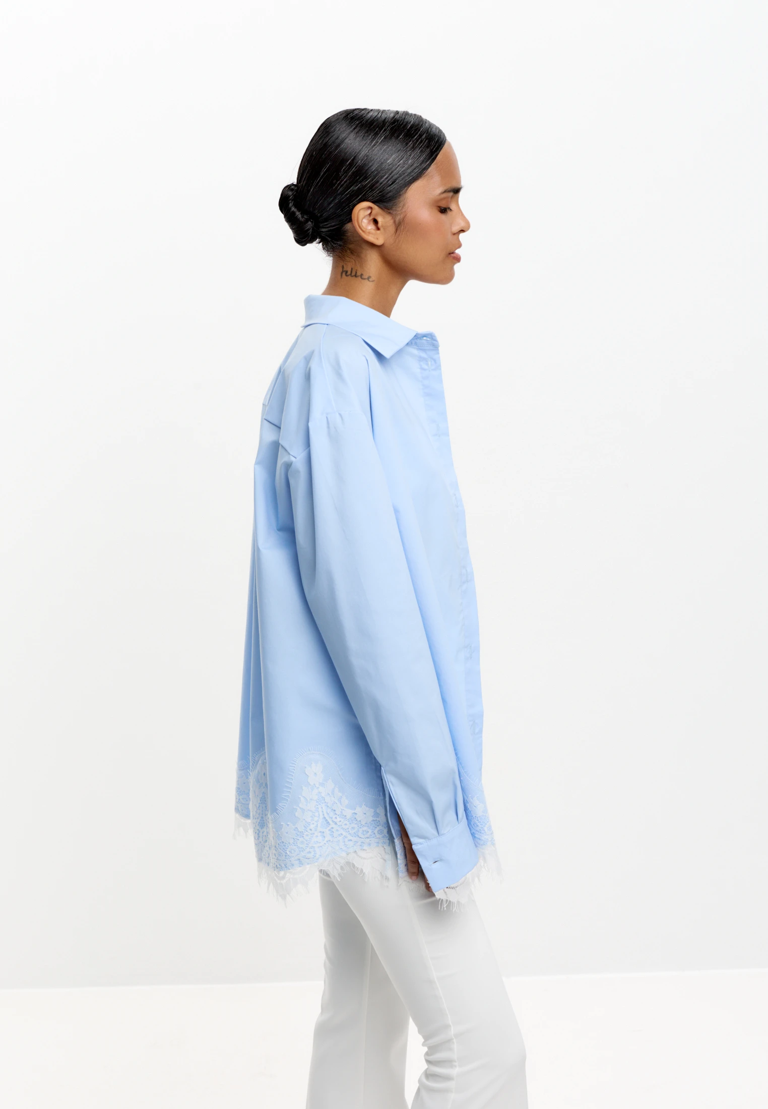 Oversized Lace-Hem Shirt — Голубой