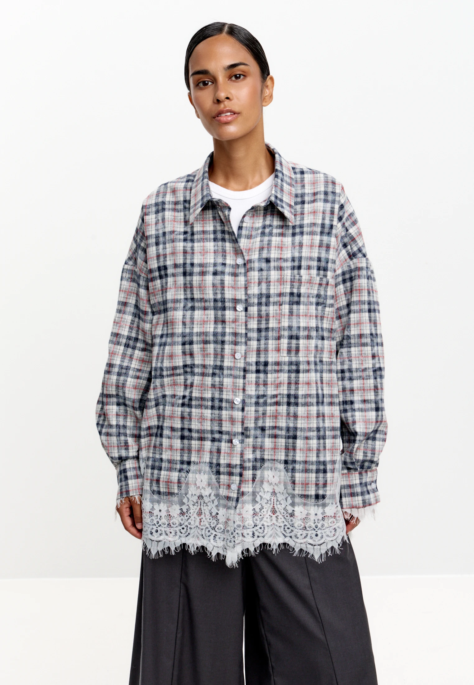 Checked Lace-Hem Shirt — Серая клетка