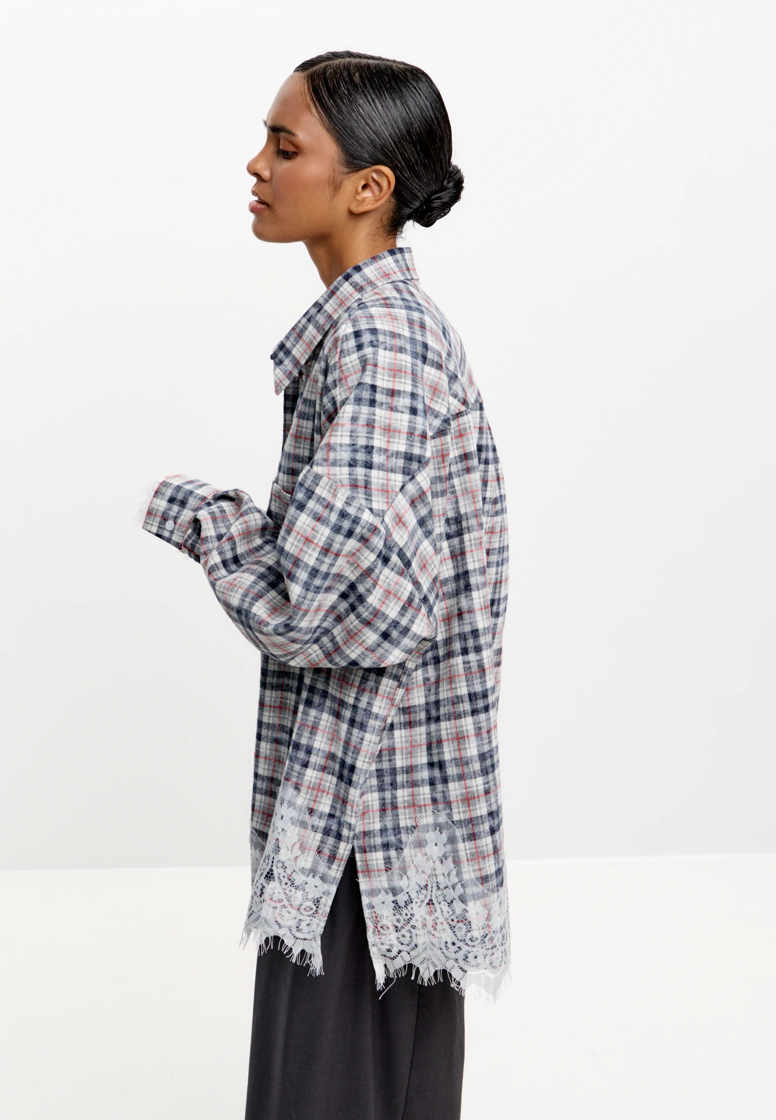 Checked Lace-Hem Shirt — Серая клетка
