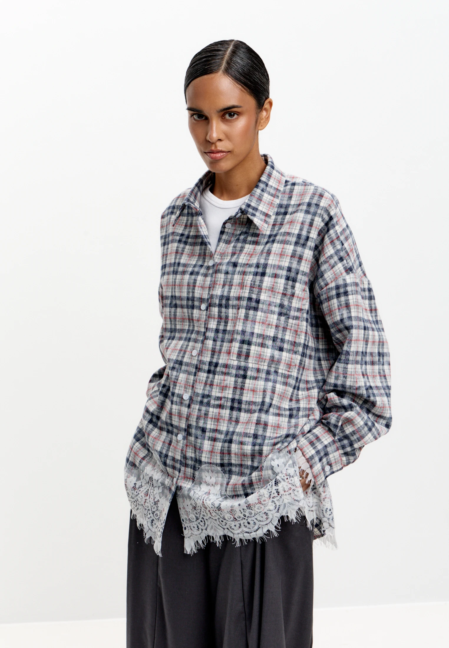 Checked Lace-Hem Shirt — Серая клетка