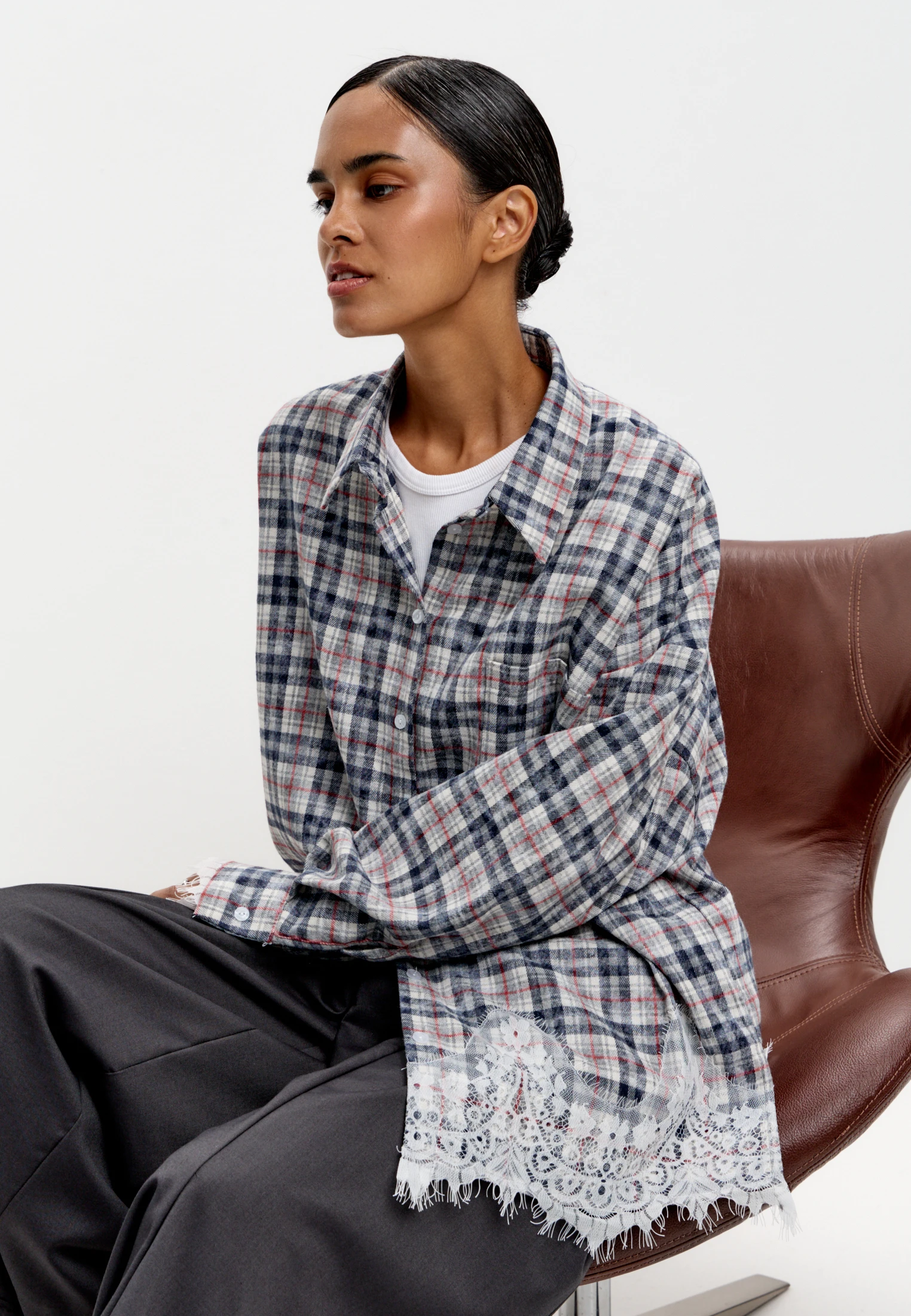 Checked Lace-Hem Shirt — Серая клетка
