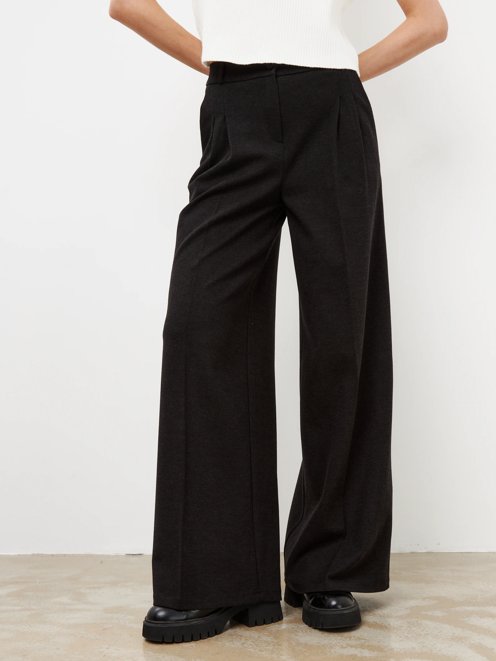 Wide-Leg Trousers — Чёрный