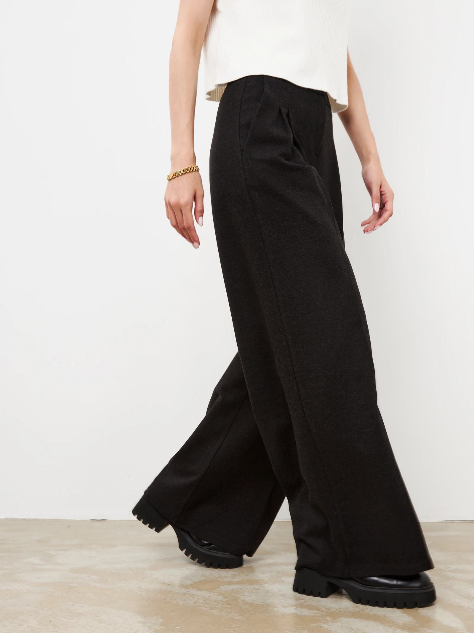 Wide-Leg Trousers — Чёрный