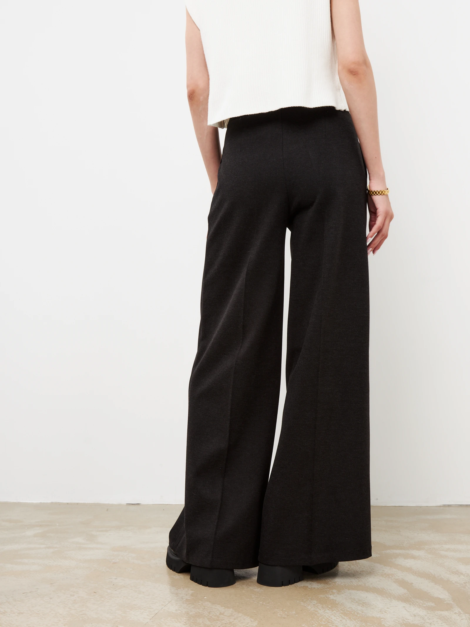 Wide-Leg Trousers — Чёрный