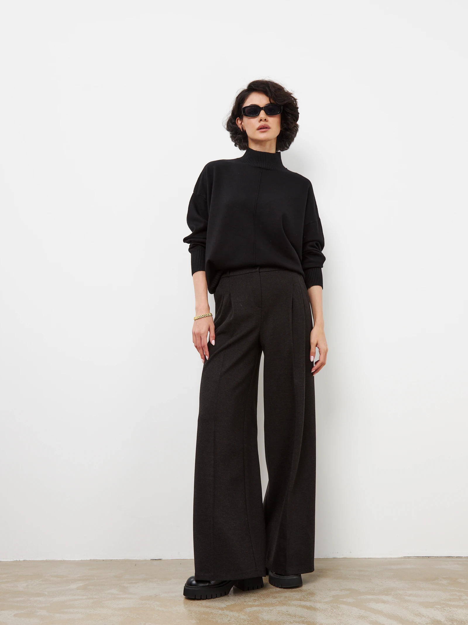Wide-Leg Trousers — Чёрный